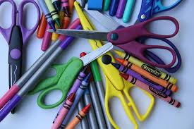 picture of scissors and crayons 